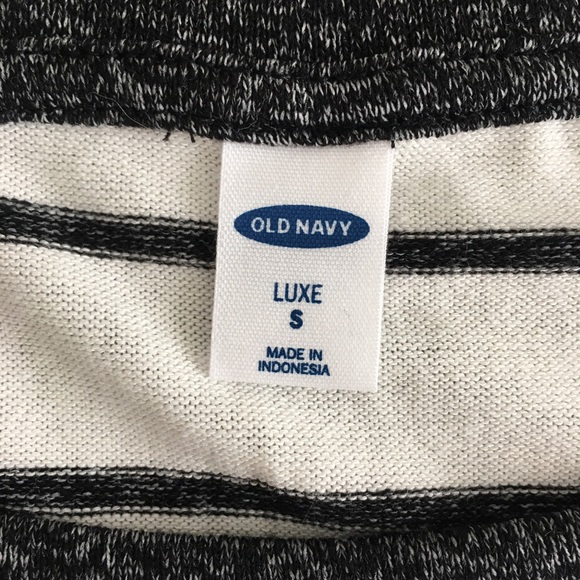 3/$20 NWT Old Navy Luxe Striped Raglan Sleeve Tee, size Small 🖤 - Picture 8 of 12